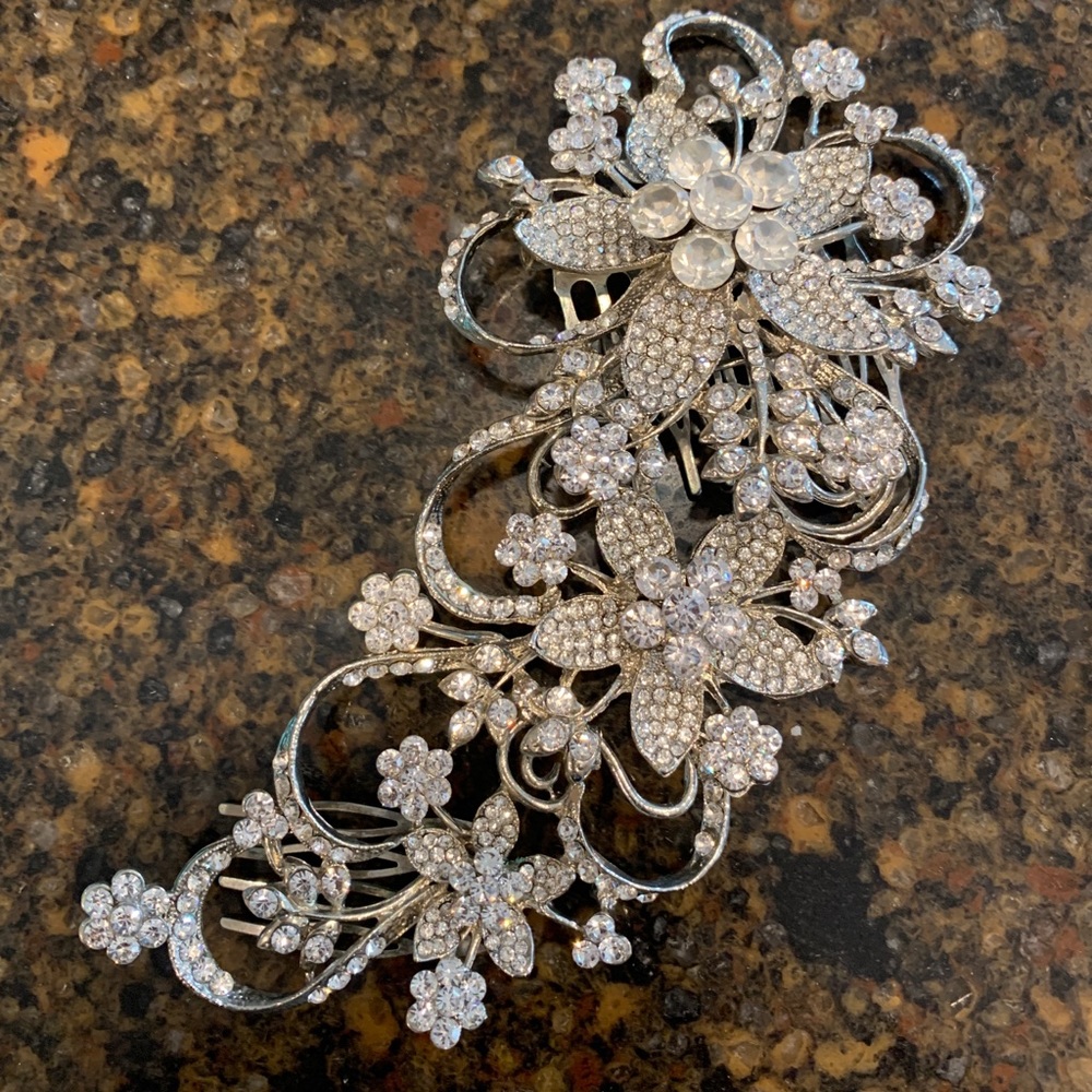 Bridal / Wedding Australian crystal hair accessory